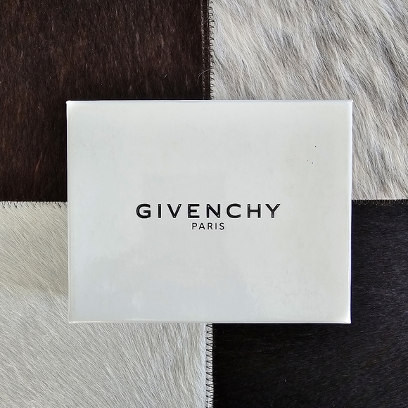 NWT! Authentic Givenchy Leather Wallet - Picture 6 of 8